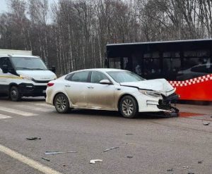 ДТП с участием такси на Белгородском шоссе: есть пострадавшие