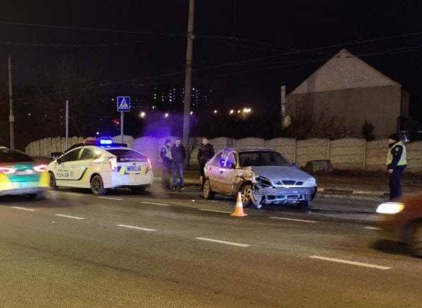 Два человека пострадали в ДТП на Журавлевском спуске