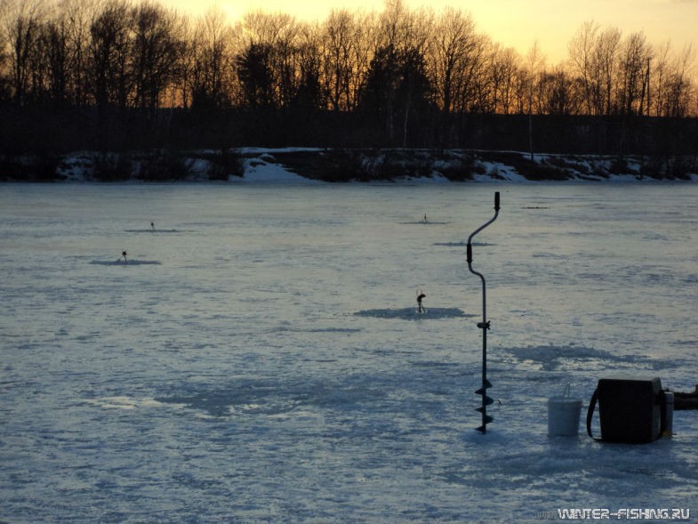 Опасный лед: под Харьковом утонул рыбак