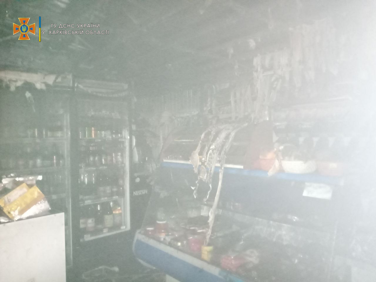 В Липцах ночью загорелся продуктовый магазин