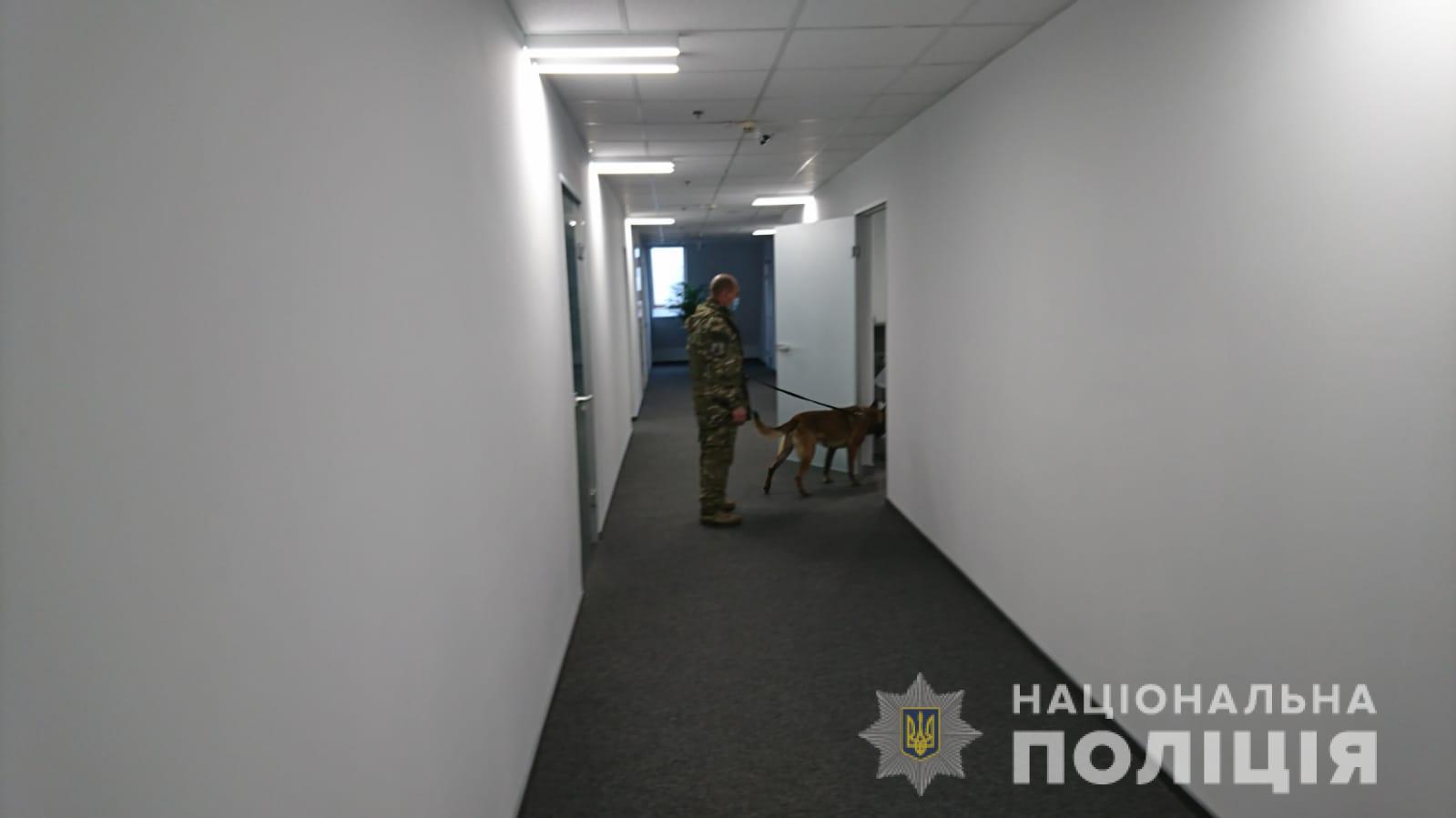 В Харькове искали взрывчатку в школах и торговых центрах