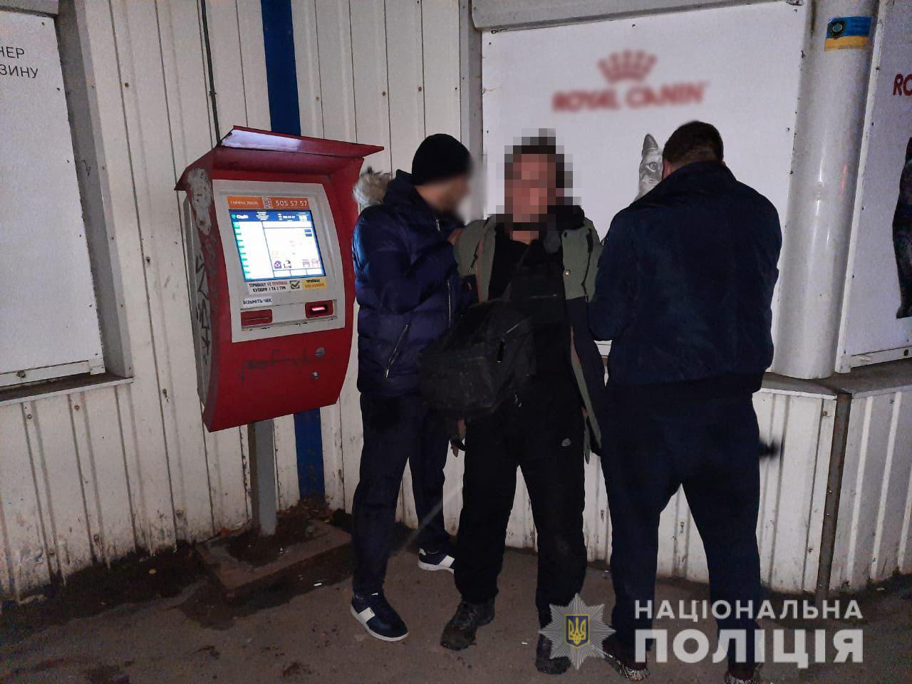 Харьковчанина разоблачили в кражах денег из платежных терминалов