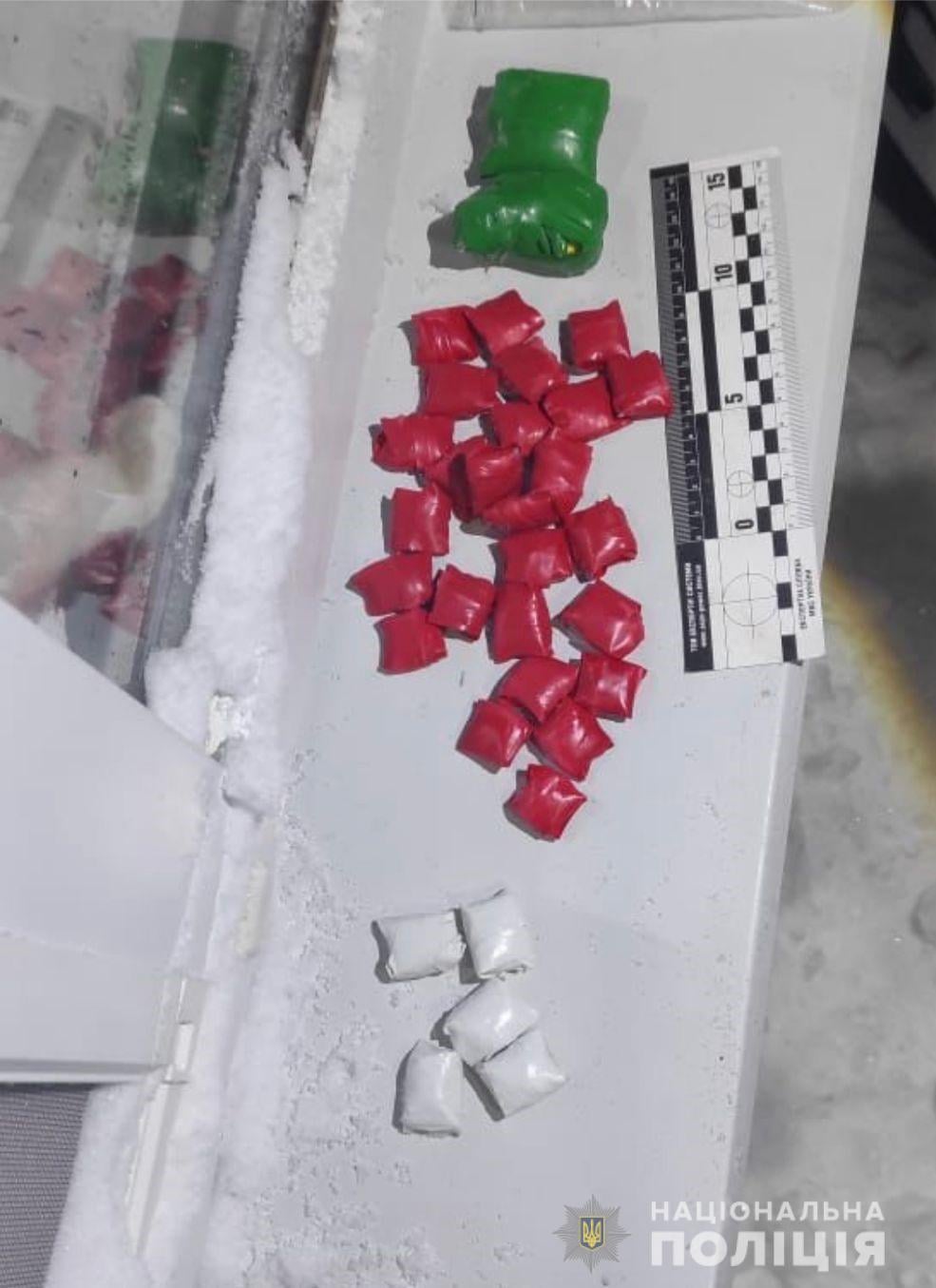 На Харьковщине в продаже наркотиков через Интернет разоблачили «Деда Мороза»