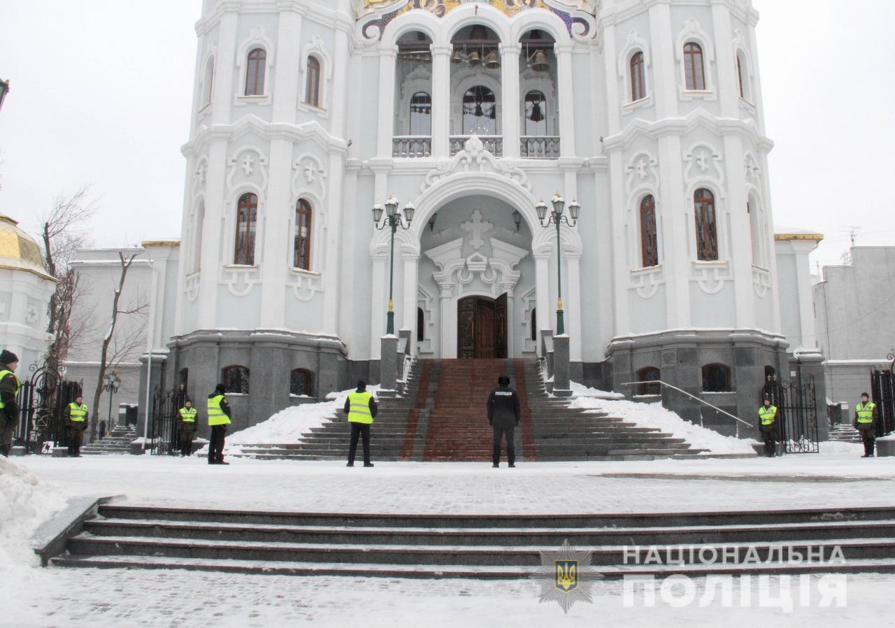 Более 800 правоохранителей Харьковщины обеспечат охрану публичного порядка на Крещение