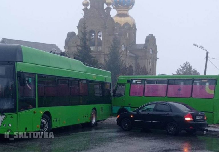 Тройное ДТП на проспекте Жуковского