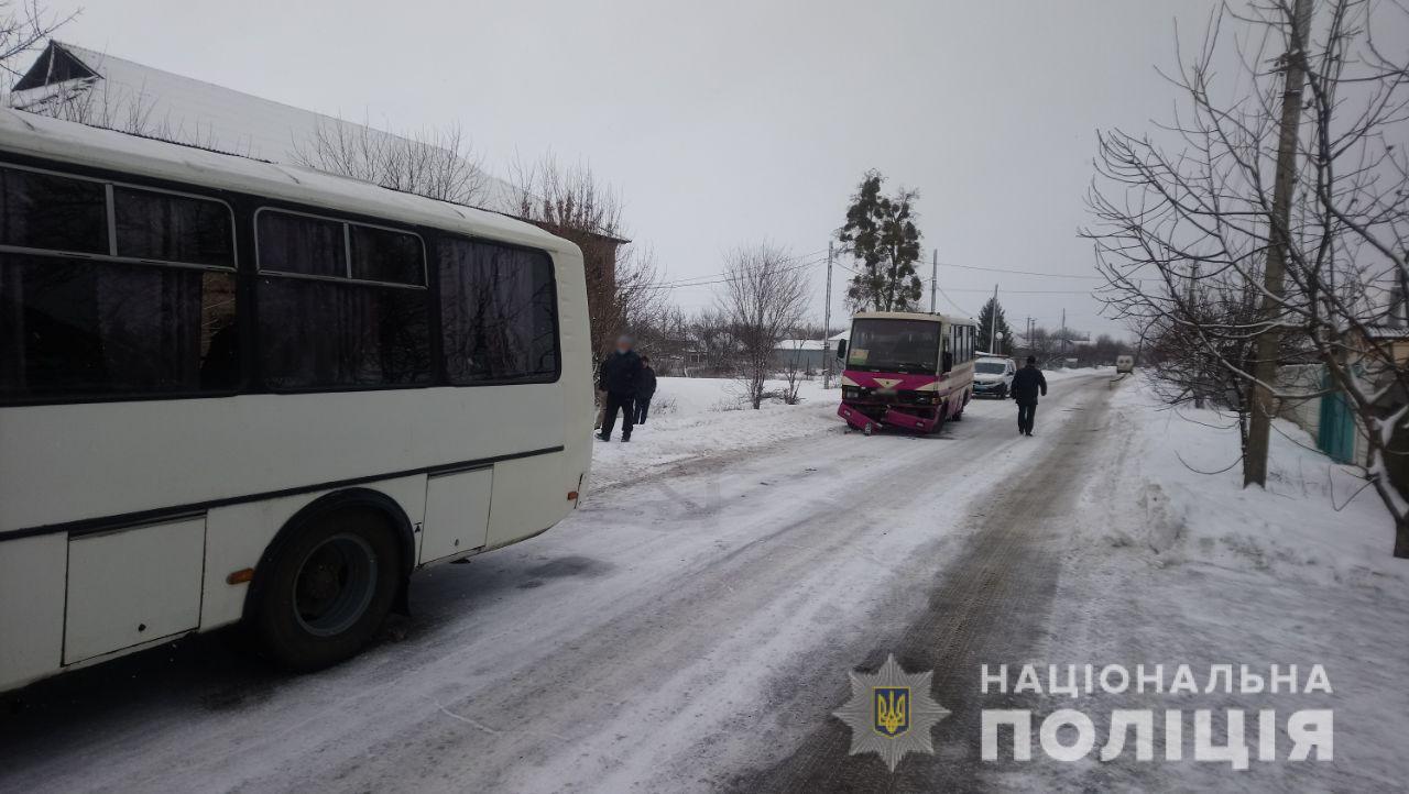 В Чугуевском районе столкнулись два автобуса: 6 человек получили травмы