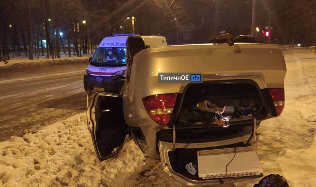 Водитель перевернувшегося на Героев Сталинграда авто был нетрезв