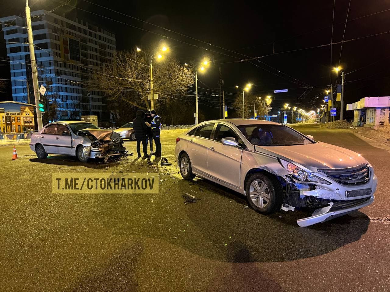 Столкновение Daewoo и Hyundai на Белгородском шоссе