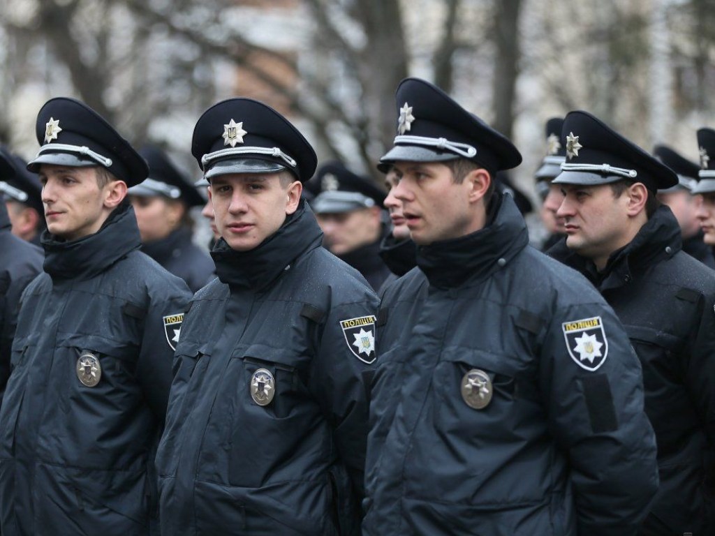 Кабмин выделил деньги: полицейские получат повышенную зарплату уже в январе