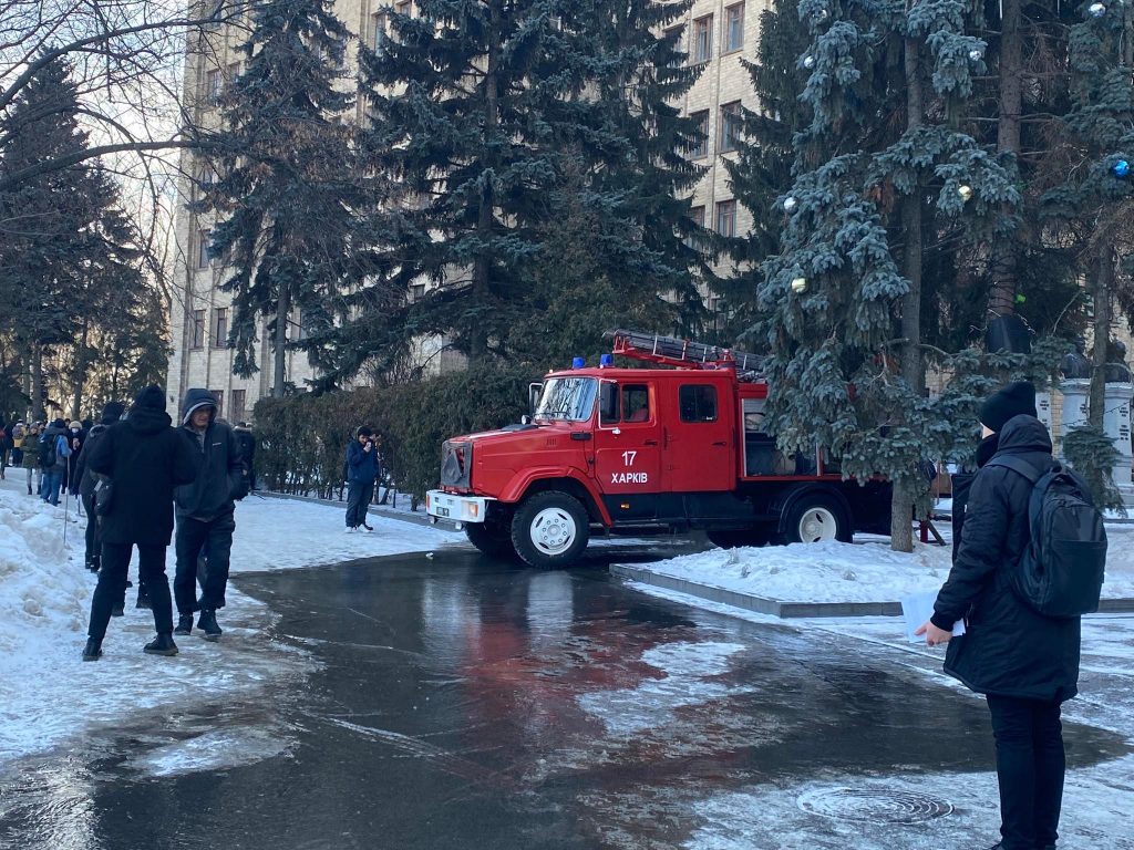 Студентов Харьковского университета имени Каразина эвакуировали из-за пожара