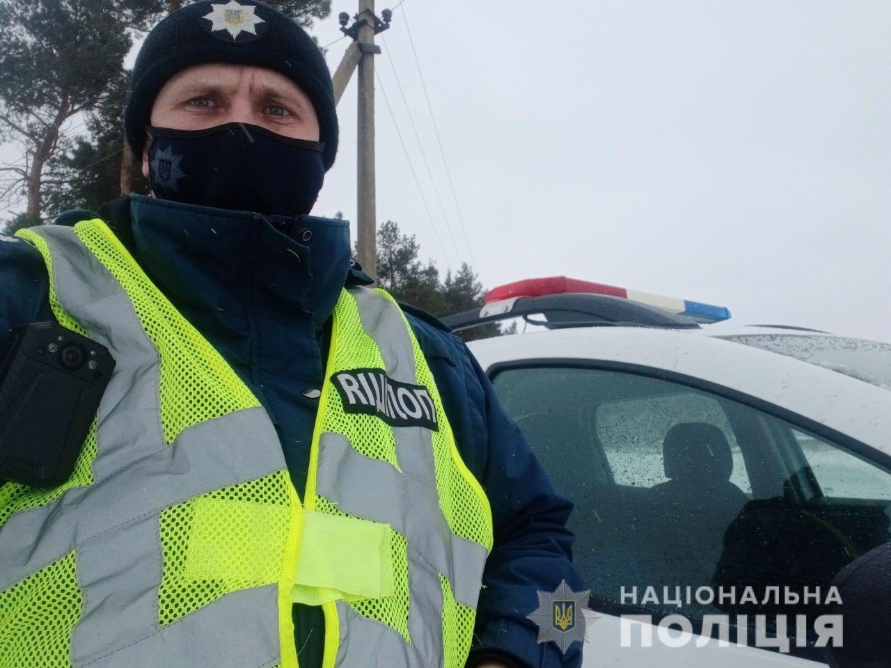 Метель в Харькове: полиция просит водителей воздержаться от поездок