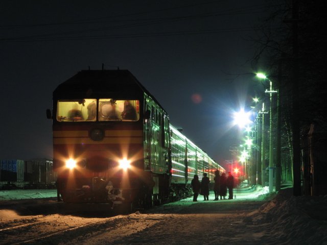 На железнодорожной станции под Харьковом женщина погибла под колесами поезда