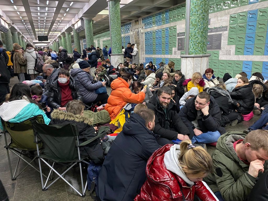 Последние новости харькова. Харьков сейчас война метро. Харьковчане в метро.