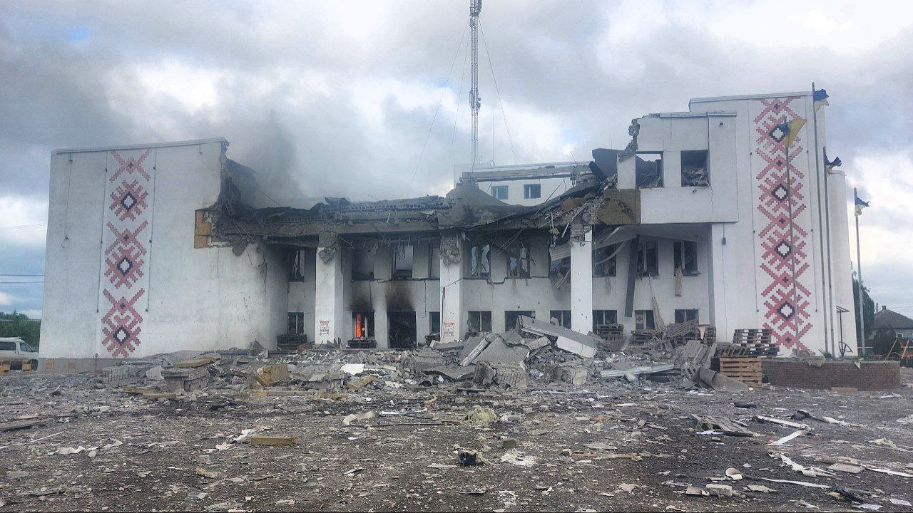 Гуманітарної допомоги в Дергачах сьогодні не буде – ракетним ударом знищено гуманітарний штаб