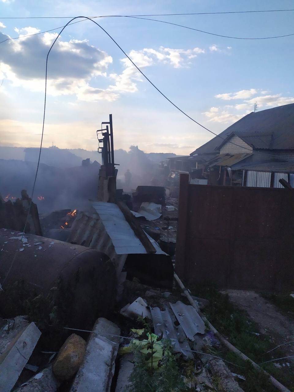 Вночі окупанти знову обстрілювал Дергачівську та Золочівську громаду, є поранені й загиблі.