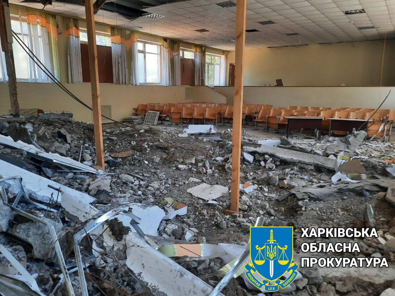Прокурори оглянули школу на Салтівці: рашисти обстрілювали учбовий заклад чотири рази