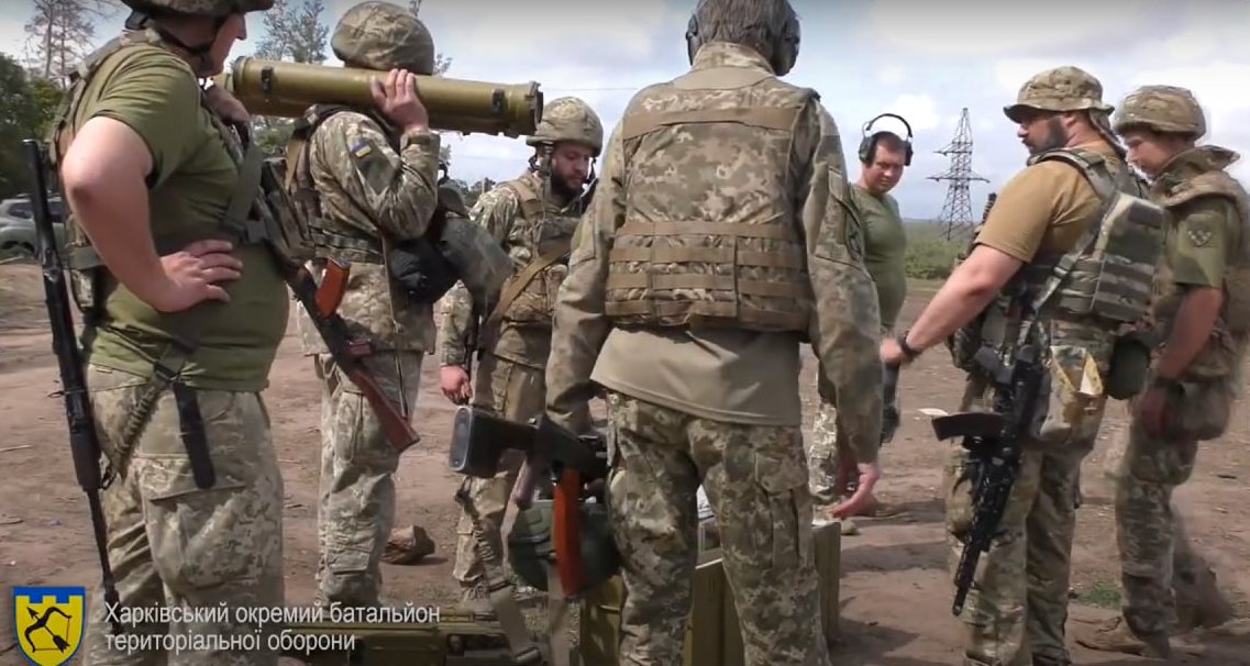 Стрільба з ПТКР та міномета: тренування бійців Харківського окремого батальйону ТрО (відео)