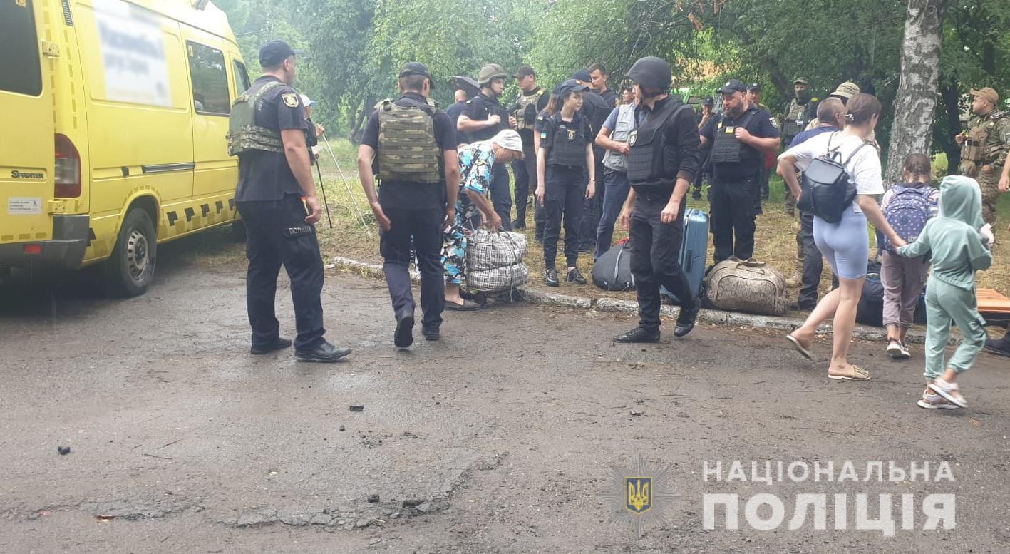З тимчасово окупованих районів Харківщини евакуювали ще 940 громадян