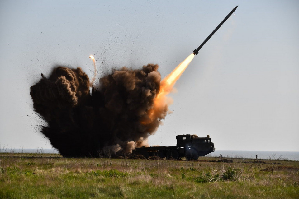 Загроза ракетних ударів зберігається: південь Білорусі закрили для цивільних літаків ще на три місяці