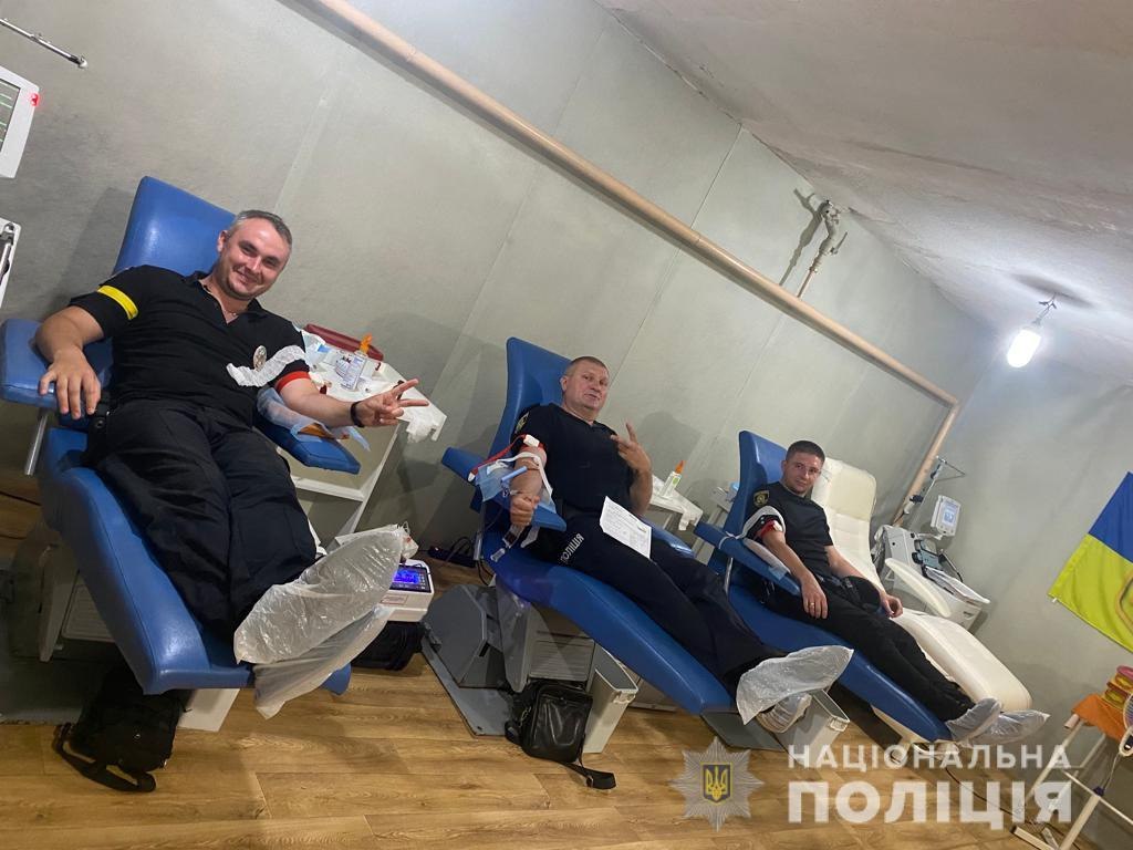 Поліцейські здали кров для військовослужбовців Збройних Сил України