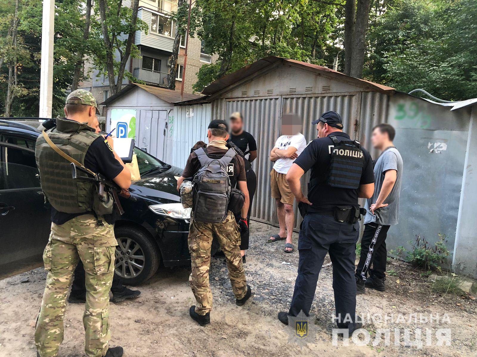 Харківські поліцейські викрили наркозбувача, який працював на інтернет-магазин