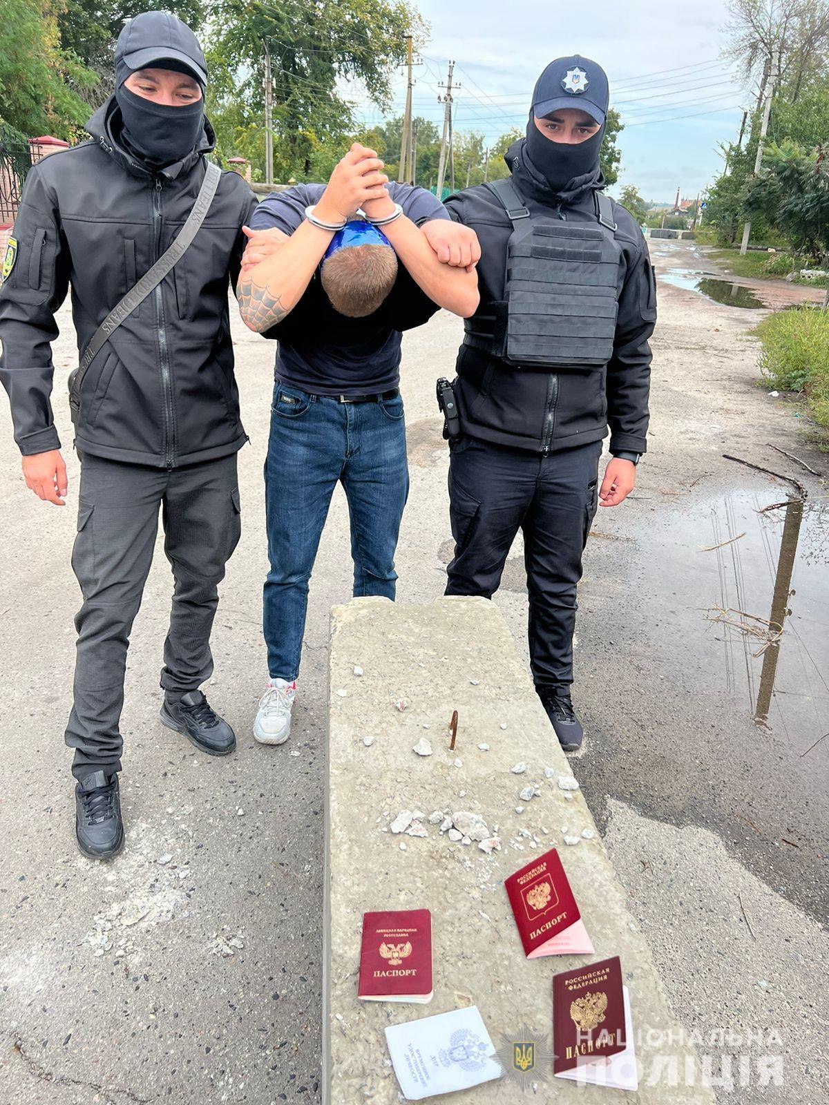 У Вовчанському районі затримали гранатометника з ДНР з трьома російськими паспортами