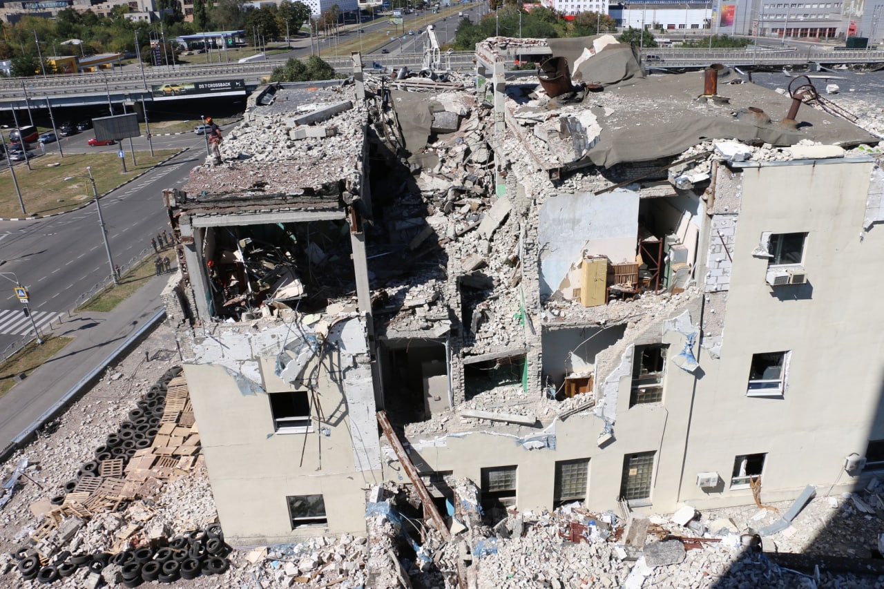 В зруйнованому Будинку друку працюють рятувальники (відео)