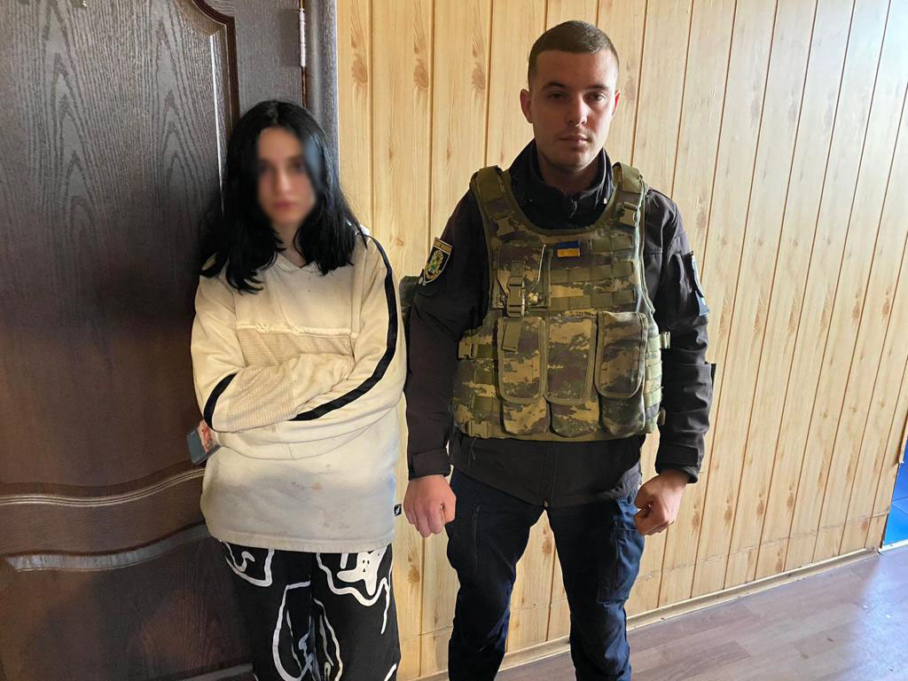 Харківські поліцейські розшукали неповнолітню, яка втекла з лікарні