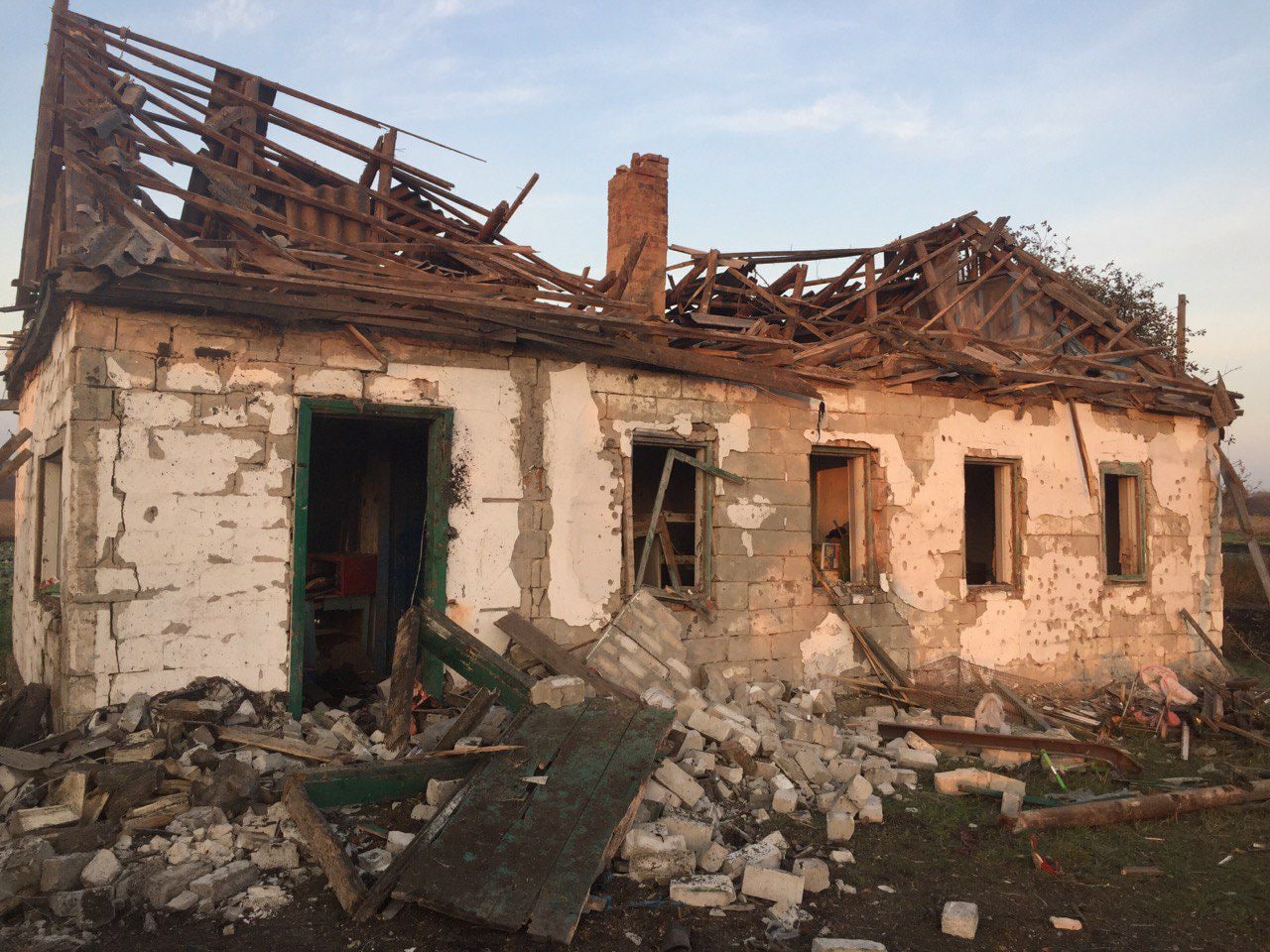 В Лозівському районі через вибух загинула родина – подружжя та маленька дитина