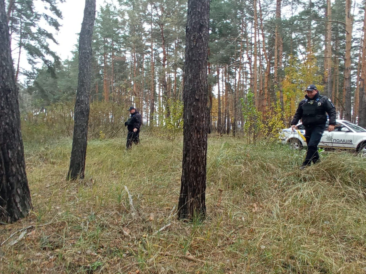 На Харківщині поліцейські врятували грибника, який заблукав у лісі