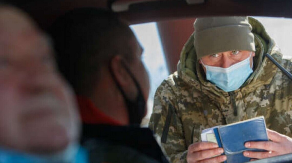 Дозволити виїзд чоловікам «через загрозу ядерного вибуху на території України»: нова петиція на сайті Президента