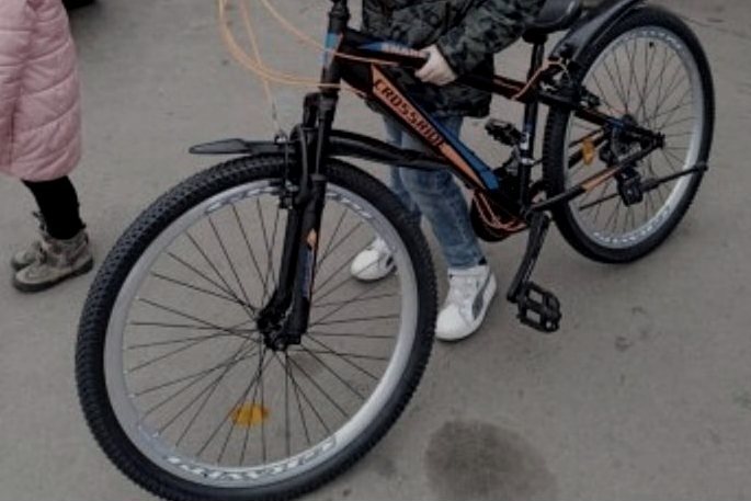 Відібрав у 9-річної дівчинки велосипед: грабіжника затримали перехожі