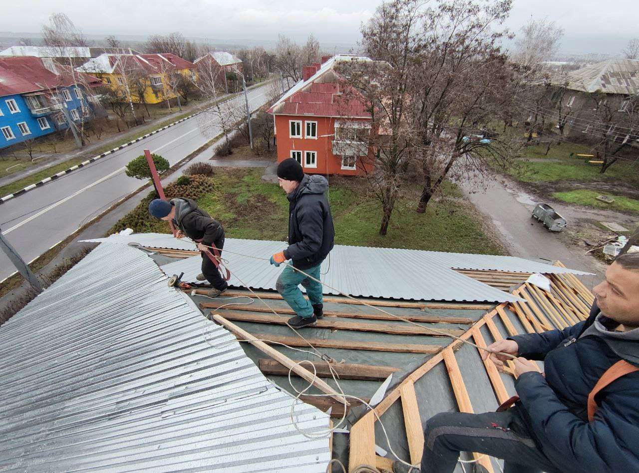 В Слобідському районі готують до зими пошкоджені будинки