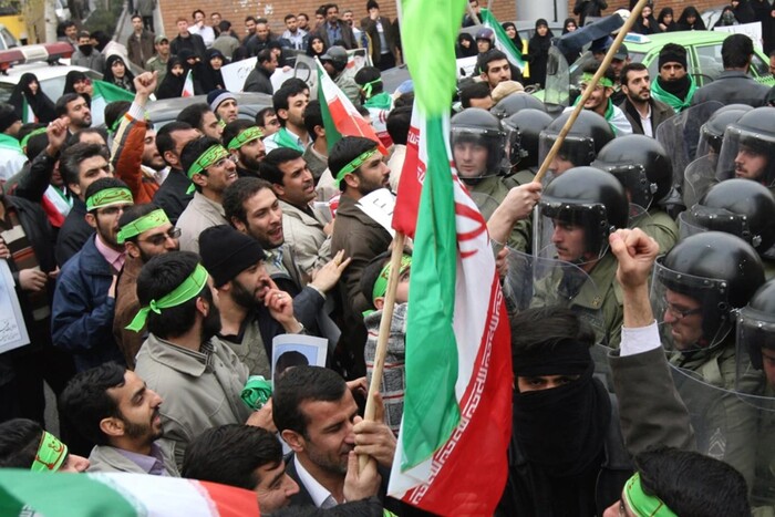 Парламент Ірану вимагає «рішуче розправитися» з протестувальниками. Стратити можуть понад 14 тисяч людей
