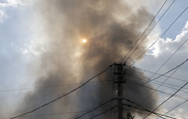 Наслідки обстрілу газового підприємства в Чугуївському районі: пошкоджене обладнання, один постраждалий
