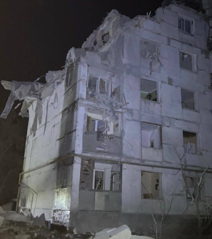 Окупанти вдарили ракетою С-300 по житловому будинку в Чугуївському районі: є постраждалі
