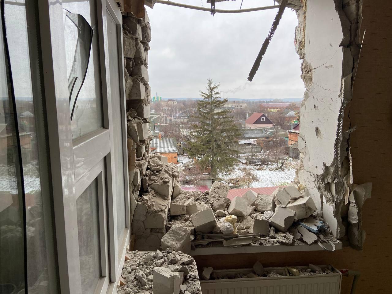 На Харківщини поранено 5 громадян, зруйновані цивільні об’єкти: поліція показала наслідки обстрілів