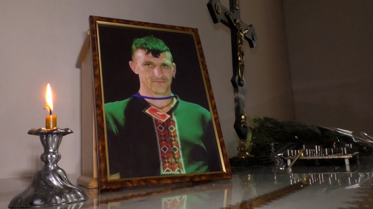 У Харкові поховали вбитого росіянами дитячого письменника Володимира Вакуленка