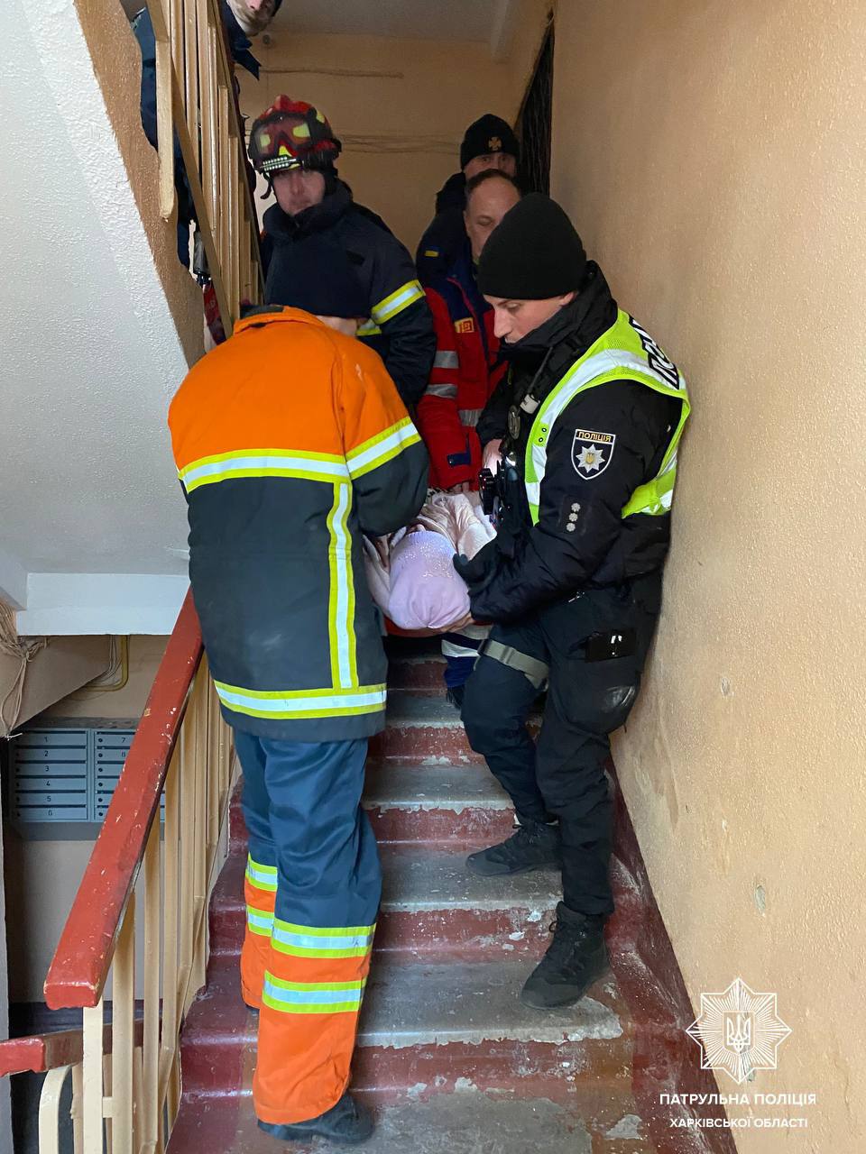 В Харкові врятували пенсіонерку, яка опинилася в безпорадному стані в зачиненій квартирі