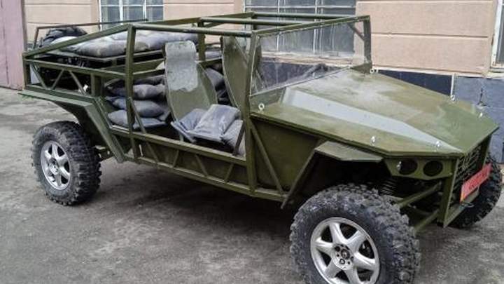 З розбитих поліцейських Toyota Prius в Україні пропонують робити військові багі