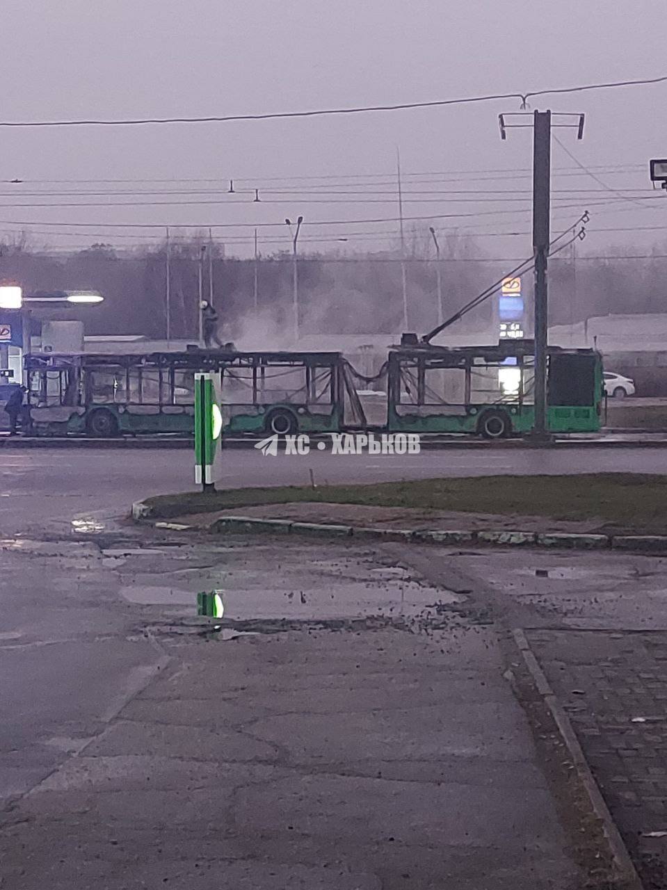У Харкові на ходу спалахнув тролейбус