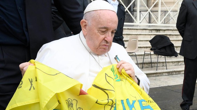 Папа Римський закликав святкувати Різдво скромніше, а гроші передати Україні