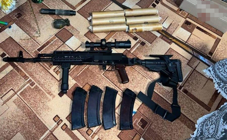Харківські оперативники викрили торгівця зброєю