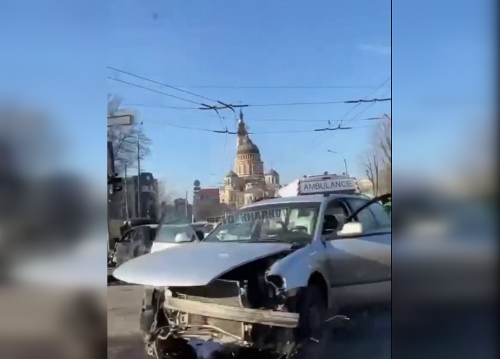 ДТП на Клочківській: пасажир одного з авто отримав травми
