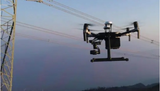 Чугуївський район: енергетики задіяли дрон для відновлення високовольтної лінії