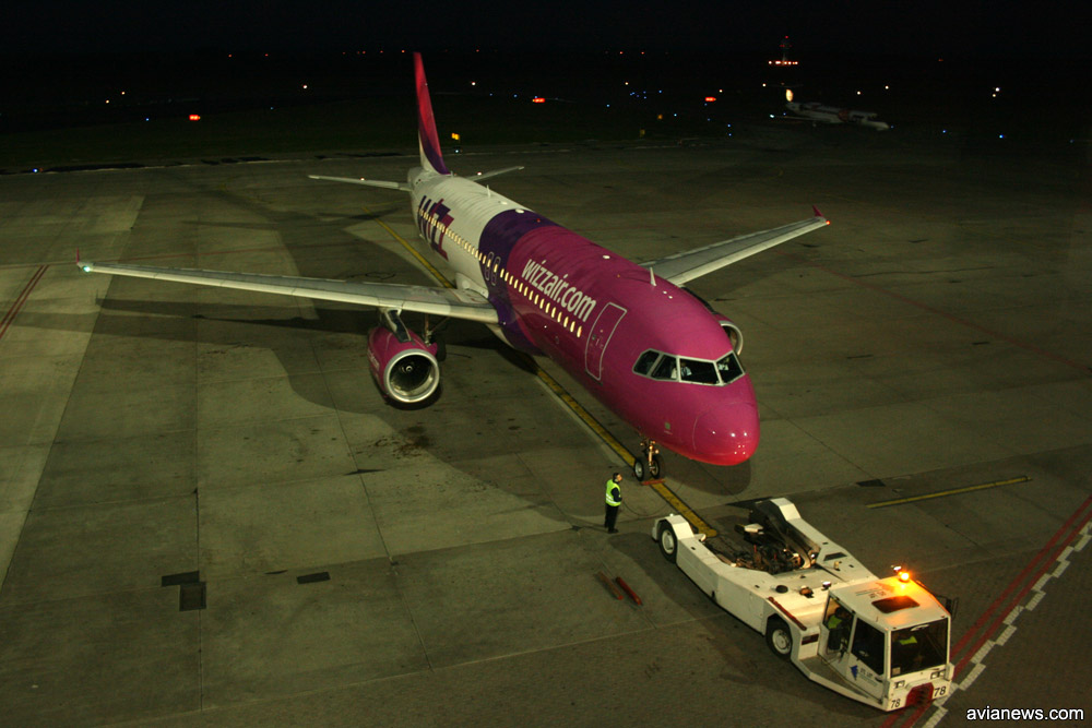 Через небезпеку в небі з Молдови йде лоукостер Wizz Air
