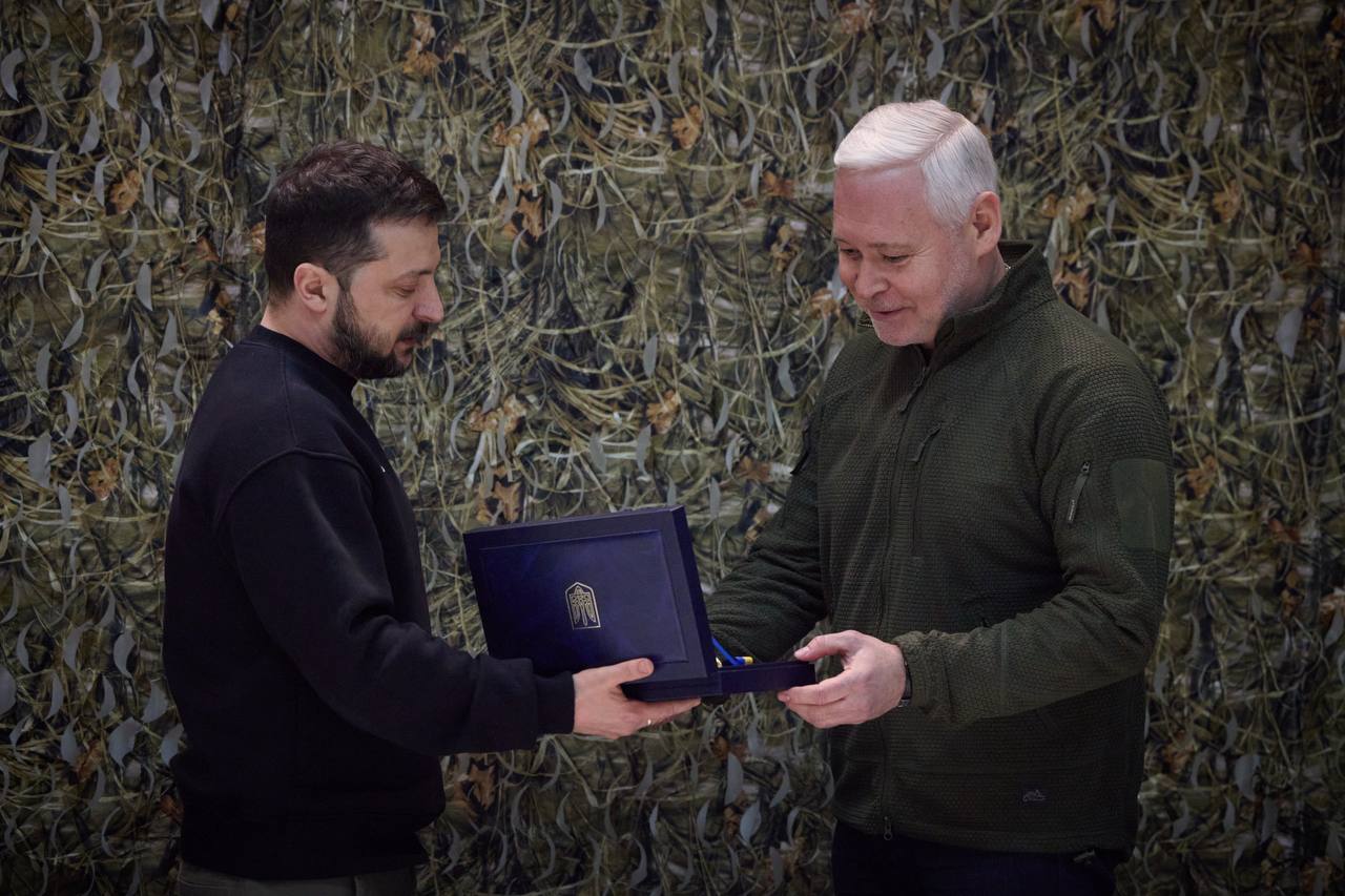 Президент України вручив Харкову почесну відзнаку міста-героя