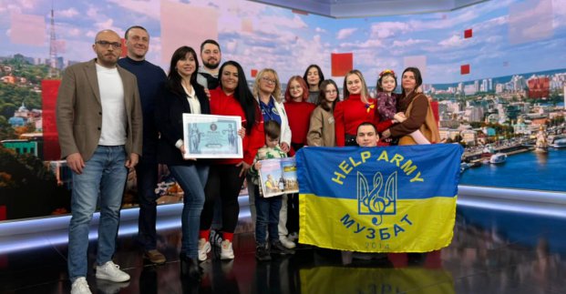 Харківські артисти встановили рекорд України, допомагаючи евакуйованим дітям