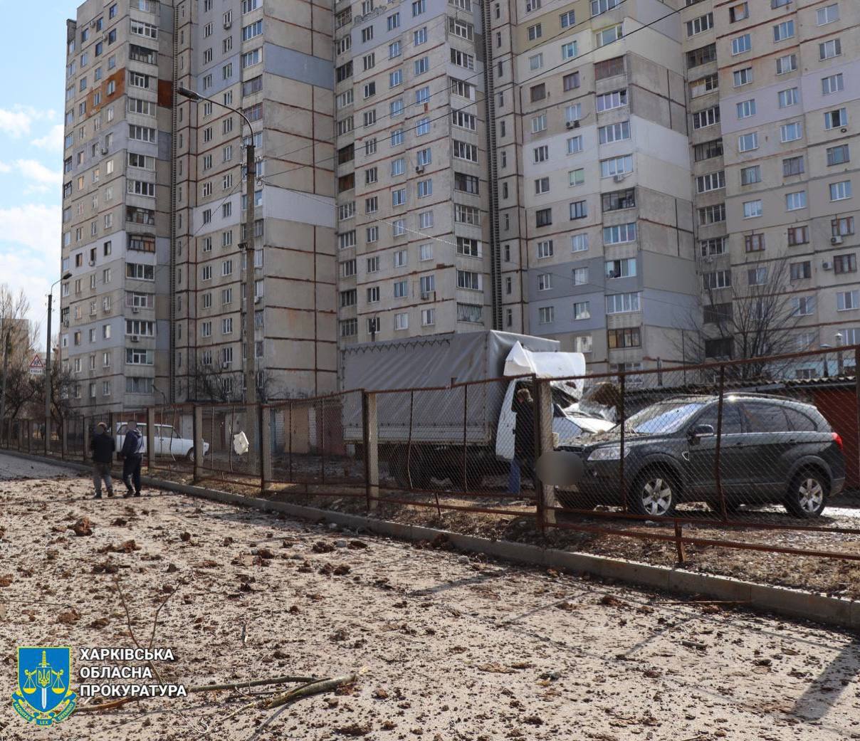 Пошкоджено навчальний заклад, житлові будинки, автівки: наслідки ранкового удару по Харкову