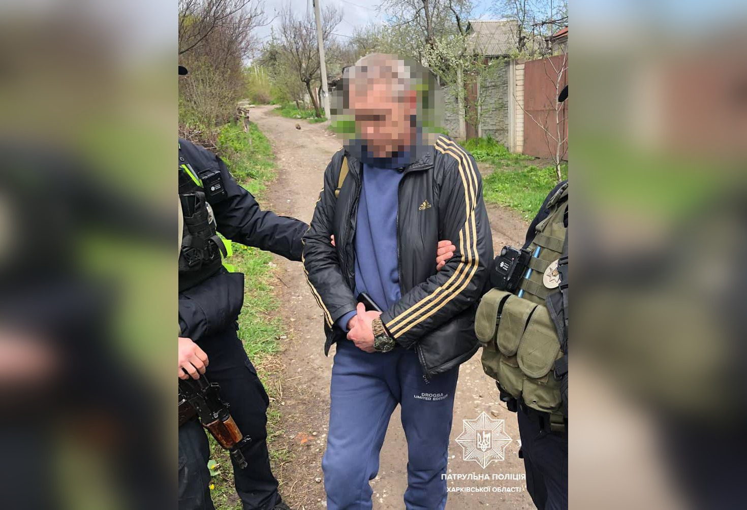 В Харкові «наркозакладник» намагався з’їсти товар на очах у патрульних